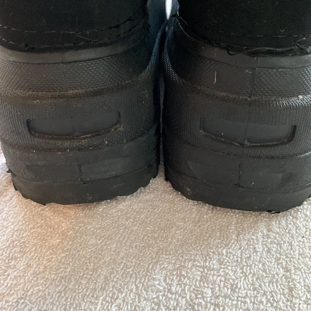 Youth boots snow winter slip in Velcro closure reflective strips size 4